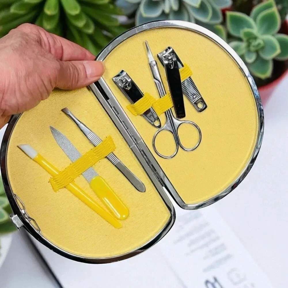 NWT Gorgeous Simply the Zest lemon-shaped 7 Pc yellow silver green manicure set